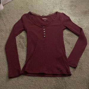 Fitted Hollister top